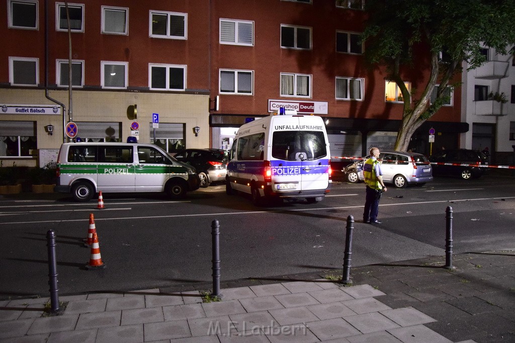 Schwerer VU PKW Rad Koeln Deutz Giessenerstr Betzdorferstr P062.JPG - Miklos Laubert